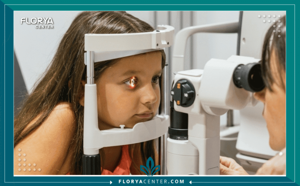 علاج طول النظر بالعدسات الداخلية 4 نسخة من نسخة من Hayaalaje12 20250723 185929 ٠٠٠٠ - علاج طول النظر بالعدسات الداخلية يعد علاج طول النظر بالعدسات الداخلية (Hyperopia Treatment with Intraocular Lenses) طفرة نوعية في طب العيون الحديث، متجاوزاً حدود الليزر التقليدي ليقدم حلاً جذرياً لأولئك الذين يعانون من درجات عالية من طول النظر أو ضعف سماكة القرنية. بينما تقتصر تقنيات الليزك على تعديل سطح العين، يغوص علاج طول النظر بالعدسات الداخلية إلى عمق النظام البصري، ليمنح المرضى جودة رؤية فائقة الوضوح واستقراراً يدوم مدى الحياة. في هذا المرجع الطبي المفصل، وبإشراف نخبة من خبراء "مركز فلوريا" (Florya Center)، سنفكك التفاصيل الدقيقة لهذا الإجراء، بدءاً من الفيزياء البصرية ووصولاً إلى أحدث ما توصلت إليه تكنولوجيا العدسات الذكية.