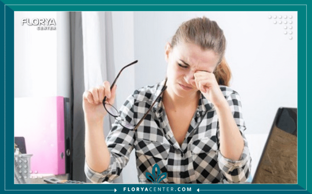 Hayaalaje12 20250718 233122 ٠٠٠٠ 1 - تمارين لتحسين كسل العين في عالم طب العيون، يُعد الغمش (Amblyopia) تحدياً عصبياً بقدر ما هو بصري. عندما يبحث المرضى عن تمارين لتحسين كسل العين (Exercises to improve lazy eye)، فهم غالباً ما يبحثون عن الأمل في استعادة حدة الإبصار وتوازن الرؤية الثنائية. الحقيقة الطبية تؤكد أن العين الكسولة ليست "مريضة" بحد ذاتها، بل هي عين سليمة تشريحياً قرر الدماغ تجاهل إشاراتها.