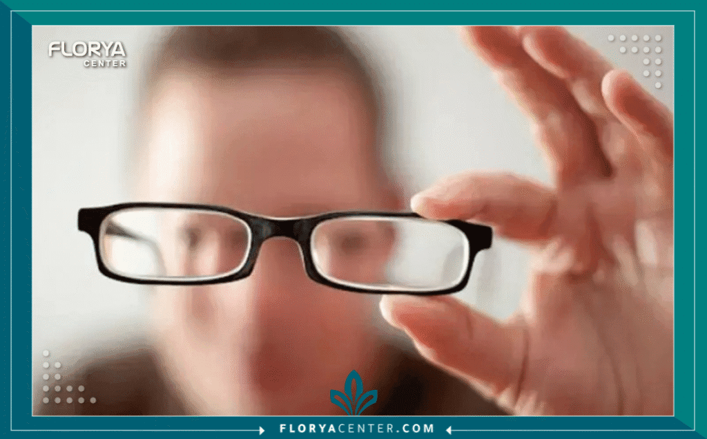 Hayaalaje12 20250718 233354 ٠٠٠٠ 2 - هل كسل العين دائم؟ يواجه ملايين الأشخاص حول العالم تشخيص "الغمش" أو كسل العين (Amblyopia)، ويظل السؤال الأكثر رعباً الذي يتردد في أذهان الآباء والبالغين على حد سواء هو: هل كسل العين دائم؟ وهل يعني تجاوز سن الطفولة فقدان الأمل نهائياً في استعادة البصر؟ الإجابة المختصرة والتقليدية كانت "نعم" لسنوات طويلة، ولكن الطب الحديث يحمل إجابة مختلفة جذرياً وأكثر تعقيداً.