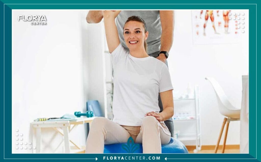 c2 8 - برامج إعادة التأهيل بعد الجراحة في تركيا عد برامج إعادة التأهيل بعد الجراحة في تركيا (Post-operative Rehabilitation Programs in Turkey) ركيزة أساسية لا تقل أهمية عن التدخل الجراحي ذاته، حيث تهدف إلى استعادة الوظائف الحيوية للجسم وتسريع عملية التئام الأنسجة بطرق علمية مدروسة. إن نجاح أي جراحة كبرى، سواء كانت جراحة عظام، عمود فقري، أو حتى جراحة تجميلية معقدة، يعتمد بنسبة تتجاوز 50% على جودة ونوعية التأهيل الذي يتلقاه المريض بعدها. في السنوات الأخيرة، تحولت برامج إعادة التأهيل بعد الجراحة في تركيا إلى وجهة عالمية بفضل دمج التقنيات الروبوتية والعلاجات المائية المتقدمة مع الخبرات الطبية العريقة، مما يوفر للمرضى بيئة مثالية للشفاء الجسدي والنفسي.