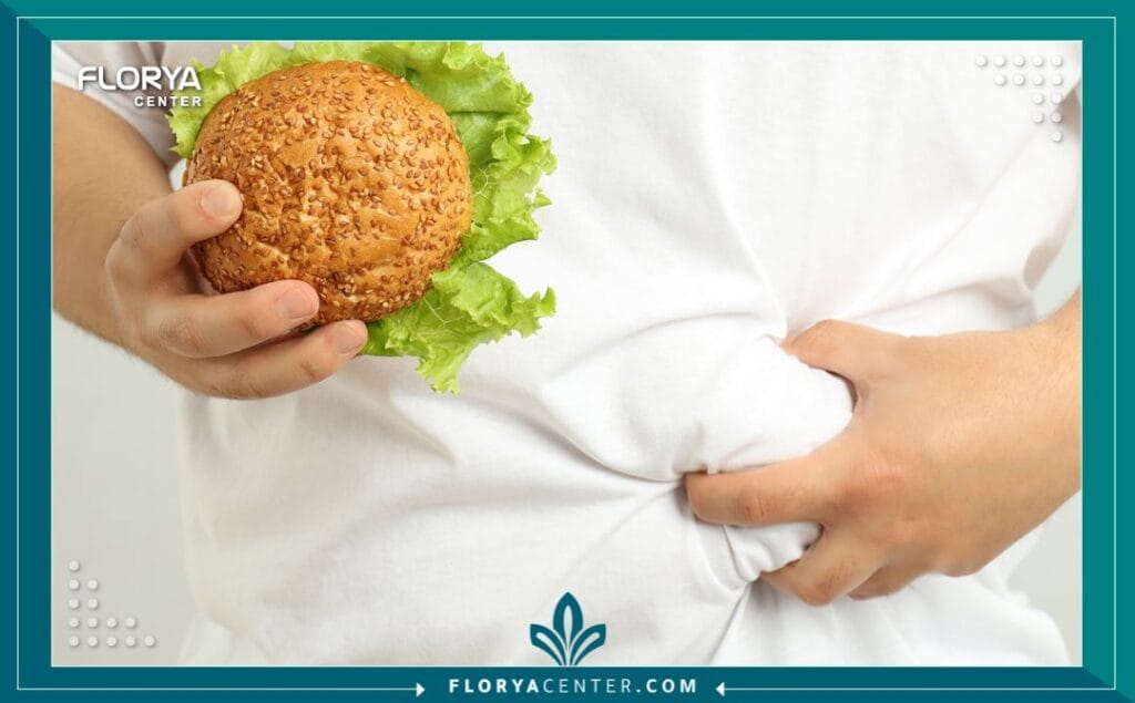 a3 4 - نظام غذائي بعد عملية تكميم المعدة يُعد الالتزام بـ نظام غذائي بعد عملية تكميم المعدة (Gastric Sleeve Diet) حجر الزاوية المطلق لنجاح الجراحة وتحقيق الأهداف المرجوة في فقدان الوزن. إن عملية تكميم المعدة (Sleeve Gastrectomy) ليست حلاً سحرياً، بل هي أداة قوية تتطلب تغييراً جذرياً ودائماً في نمط الحياة، ويأتي على رأس هذا التغيير تبني نظام غذائي بعد عملية تكميم المعدة مُصمم خصيصاً لهذه المرحلة الجديدة. يبدأ هذا النظام كسائل صارم وينتقل تدريجياً إلى الأطعمة الصلبة، وهو مصمم لحمايتك من المضاعفات، ومساعدتك على الشفاء، وتدريبك على عادات الأكل الجديدة التي سترافقك مدى الحياة. إن إدراك أهمية هذا نظام غذائي بعد عملية تكميم المعدة هو الخطوة الأولى نحو رحلة تعافٍ ناجحة ومستدامة.