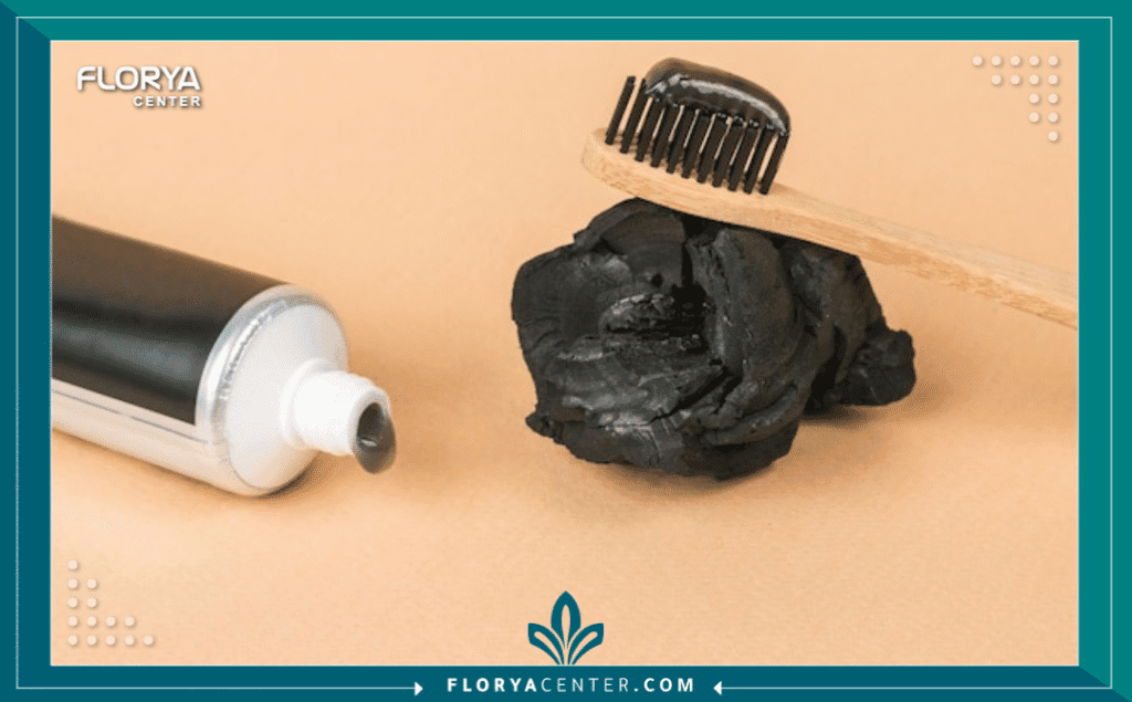 تبييض الأسنان بالفحم 3 nouralagee93@gmail.com 20250913 114534 ٠٠٠٠ - تبييض الأسنان بالفحم يُعد تبييض الأسنان بالفحم (Charcoal Teeth Whitening) واحداً من أكثر الاتجاهات انتشاراً في عالم العناية بالأسنان على وسائل التواصل الاجتماعي. يُروّج له كحل "طبيعي" وسحري للحصول على ابتسامة هوليوودية بتكلفة زهيدة. لكن، خلف هذا الاتجاه اللامع، يكمن واقع طبي أكثر تعقيداً يثير قلق أطباء الأسنان والباحثين. فهل تبييض الأسنان بالفحم هو الحل الثوري الذي تدعيه الإعلانات، أم أنه مجرد صيحة تسويقية تخفي وراءها مخاطر طويلة الأمد؟