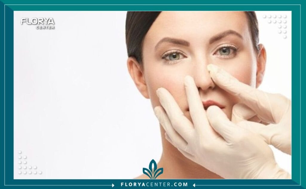 الصور داخل المقالة مها 2025 11 19T232344.619 - تصحيح انحراف الحاجز الأنفي في تركيا أصبح إجراء تصحيح انحراف الحاجز الأنفي في تركيا الوجهة المفضلة عالمياً لمن يسعون لتحسين جودة حياتهم التنفسية والجمالية. يُعد انحراف الحاجز الأنفي حالة شائعة تؤثر على التنفس والنوم، وعندما يكون الانحراف شديداً، فإنه يتطلب تدخلاً جراحياً دقيقاً. هذا الإجراء، المعروف طبياً باسم (Septoplasty)، يهدف إلى إعادة ضبط الحاجز الأنفي الغضروفي والعظمي إلى وضعه المركزي لضمان تدفق الهواء بشكل مثالي عبر الممرات الأنفية. يتميز الأطباء في تركيا، خاصة في مراكز مثل فلوريا، بخبرتهم الواسعة في هذه الجراحات الوظيفية، مقدمين حلولاً دائمة وفعالة بأسعار تنافسية عالمياً. نحن هنا لنقدم لك دليلاً أكاديمياً مفصلاً يغطي كل ما تحتاج معرفته عن هذه الرحلة العلاجية.