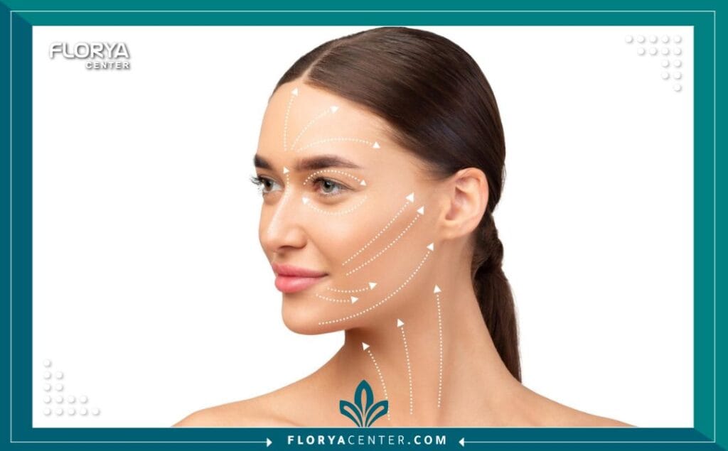 الصور داخل المقالة مها 2025 11 20T220009.670 - شد الوجه الجراحي في تركيا إن اتخاذ قرار السفر لإجراء شد الوجه الجراحي في تركيا يمثل خطوة هامة ومدروسة نحو استعادة الشباب والحيوية التي تتلاشى مع مرور الزمن. فمع التقدم في العمر، يبدأ الجلد والأنسجة الكامنة في فقدان مرونتها وثباتها، مما يؤدي إلى ظهور التجاعيد العميقة والترهل حول منطقة الفكين والرقبة. هذا الإجراء الطبي المتقدم، المعروف بالإنجليزية باسم (Rhytidectomy)، ليس مجرد عملية تجميلية، بل هو إعادة هيكلة دقيقة للطبقات العميقة للوجه لاستعادة ملامحه الطبيعية والمحددة. لقد برزت تركيا كوجهة عالمية رائدة، حيث يتلقى المريض أعلى مستويات الرعاية والخبرة الجراحية، متفوقة في كثير من الأحيان على مراكز العلاج في أوروبا والولايات المتحدة من حيث الجودة والكفاءة، ناهيك عن الخدمات اللوجستية المتكاملة والمجانية التي يقدمها مركز فلوريا لضمان راحة المريض.