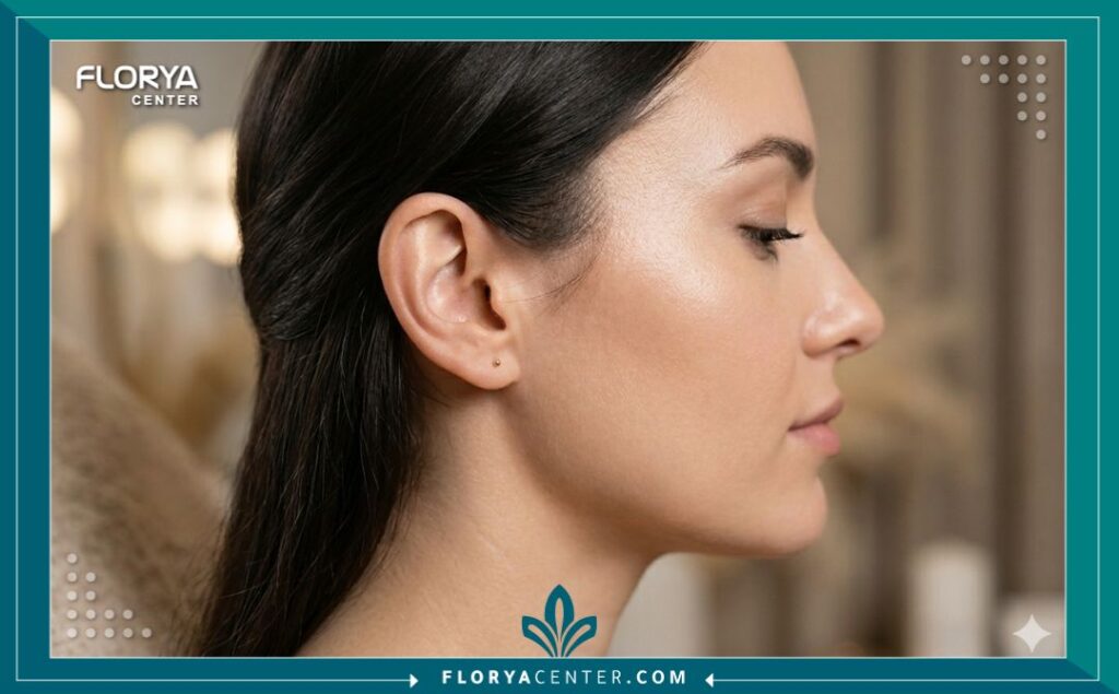 صورة مقربة لجانب الوجه تبرز جمال وتناسق الأذن بعد نجاح عملية تجميل الأذن البارزة (Otoplasty).