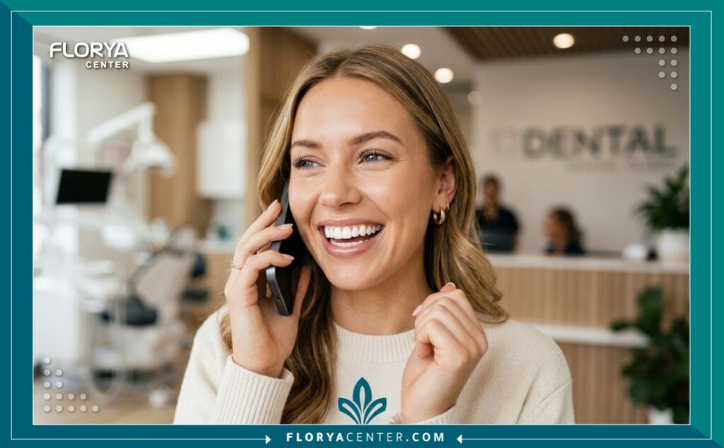 مريضة سعيدة بابتسامة هوليود بعد تواصلها عبر أرقام هواتف أطباء الأسنان في تركيا.