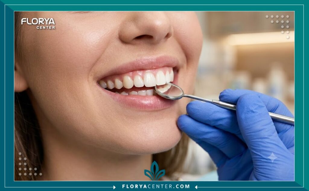 فحص أسنان لابتسامة خالية من العيوب بعد إجراء قص اللثة التجميلي، دقة وعناية طبية فائقة.