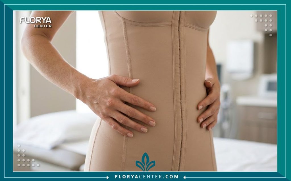 أهمية ارتداء المشد الطبي كخطوة أساسية لتقليل احتباس السوائل وعلاج أسباب تورم الجسم بعد عمليات الشد.